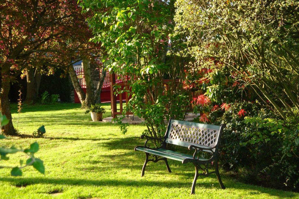 Au Jardin D'Eloise Bed & Breakfast Tremereuc Exterior photo