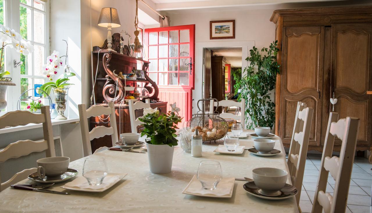 Au Jardin D'Eloise Bed & Breakfast Tremereuc Exterior photo