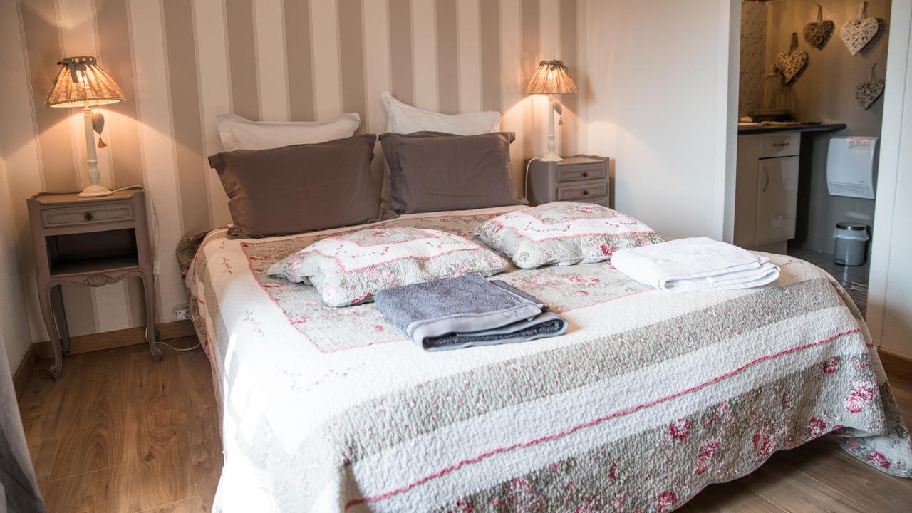 Au Jardin D'Eloise Bed & Breakfast Tremereuc Exterior photo